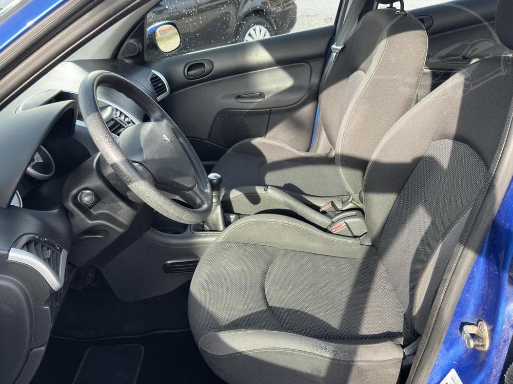 2010 Peugeot 206 - 25