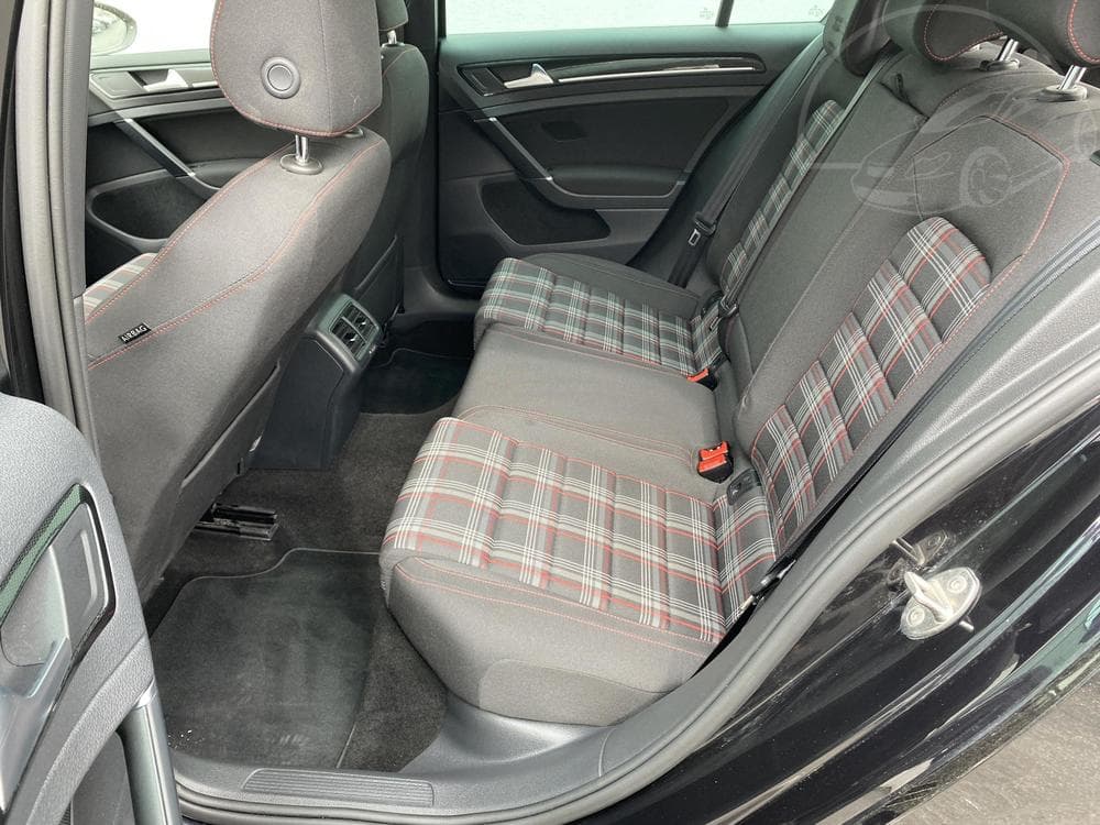 2015 Volkswagen GOLF - 37