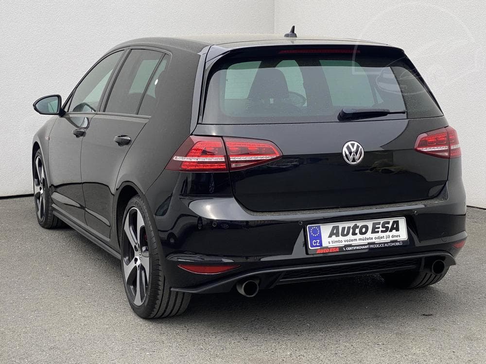 2015 Volkswagen GOLF - 21