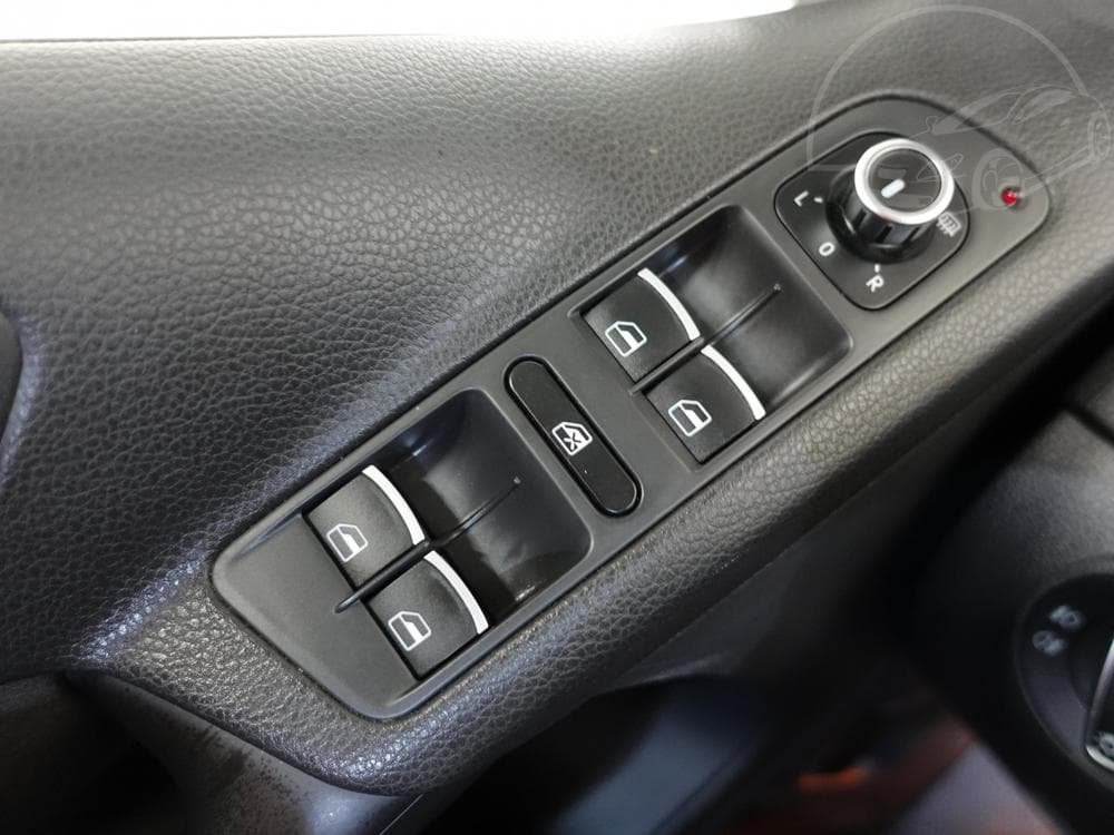 2012 Volkswagen TIGUAN - 14