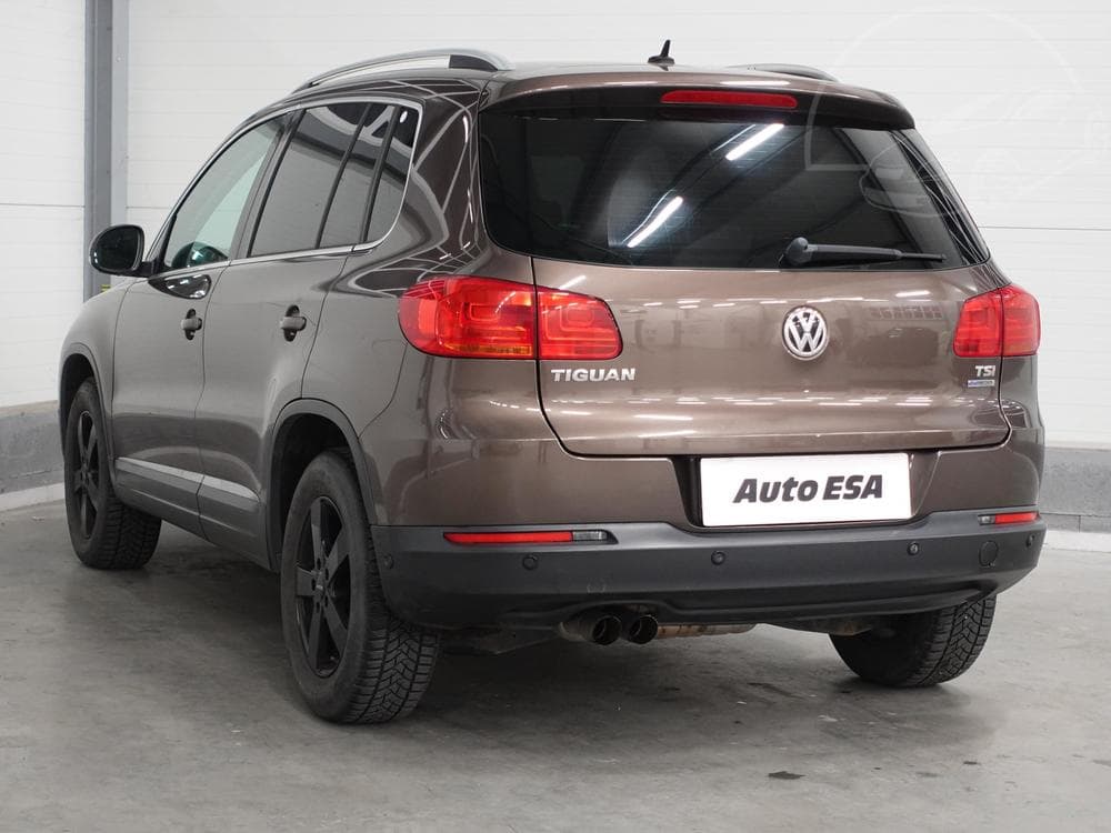 2012 Volkswagen TIGUAN - 6