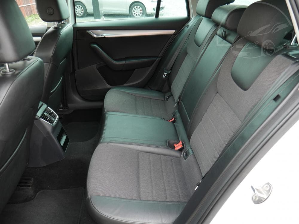 2014 Škoda OCTAVIA - 19