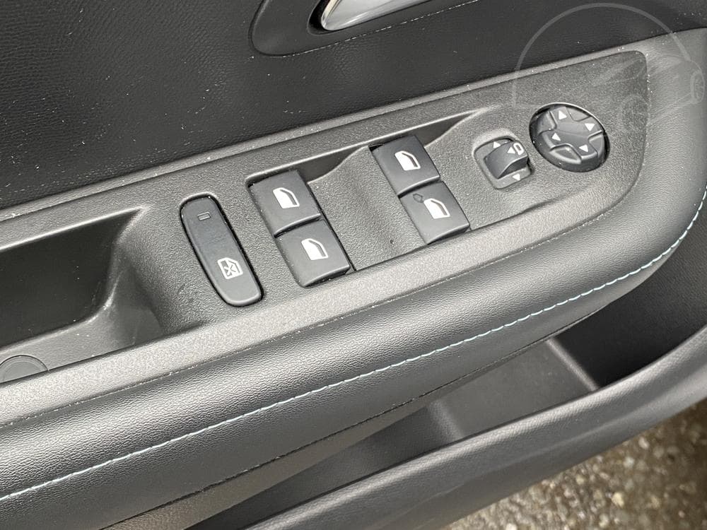 2021 Peugeot 208 - 11