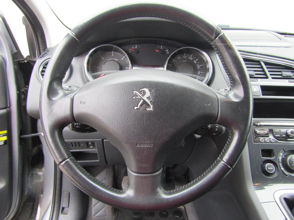 2015 Peugeot 5008 - 17