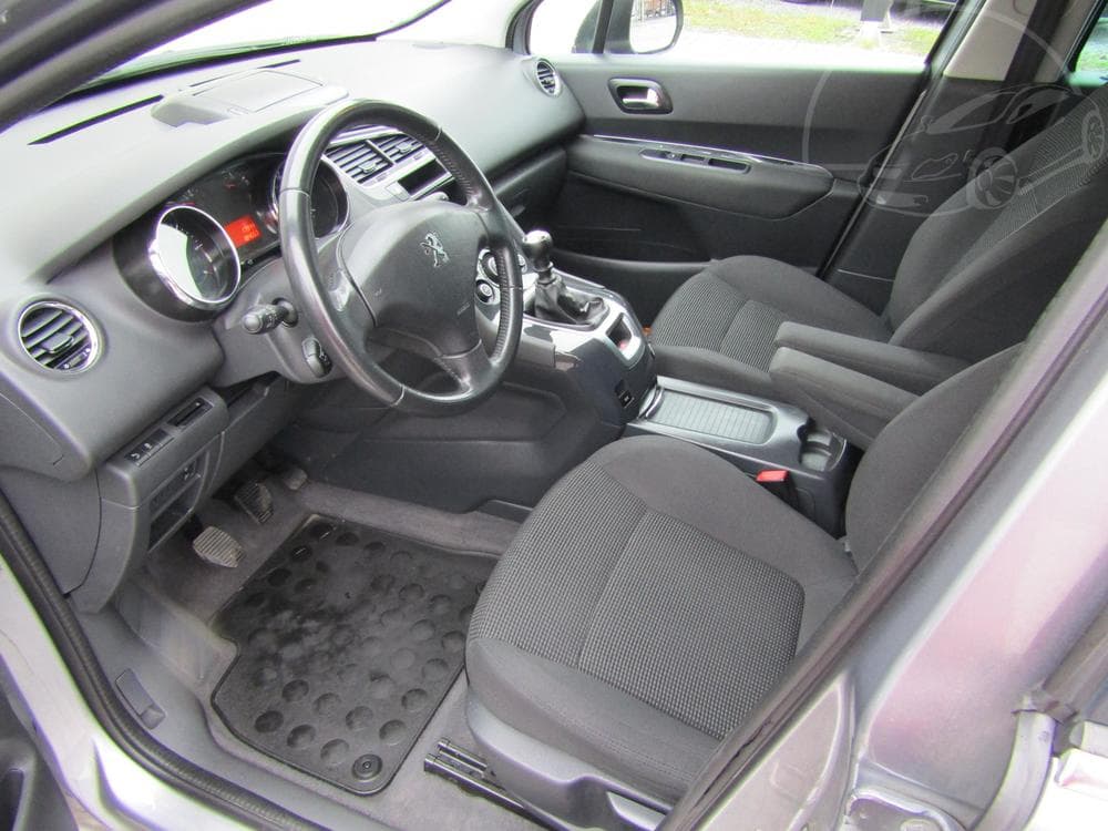 2015 Peugeot 5008 - 9