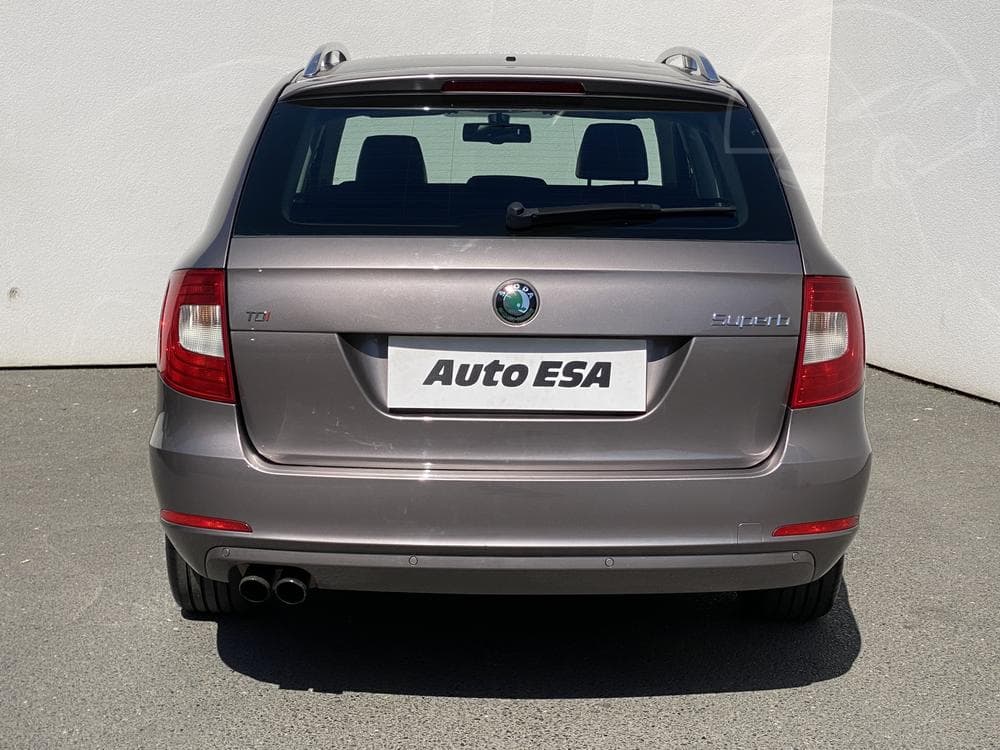 2011 Škoda SUPERB - 5