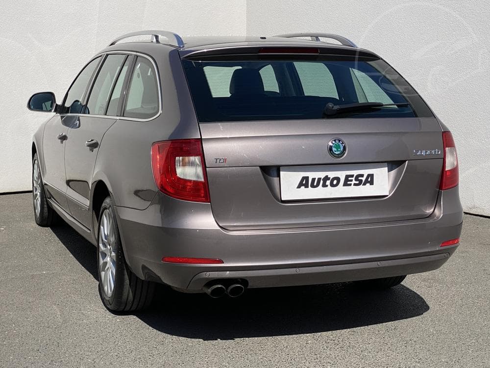 2011 Škoda SUPERB - 6