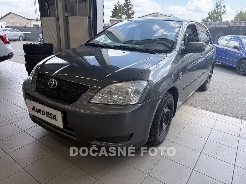 2004 Toyota COROLLA