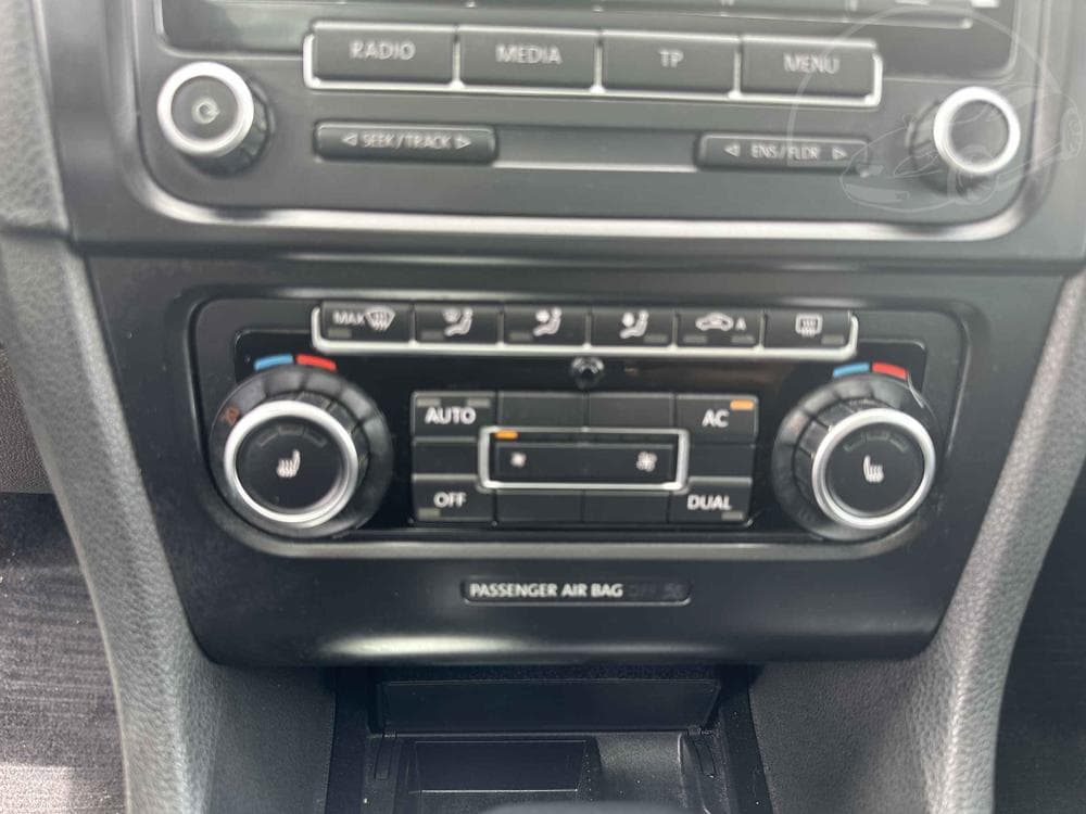 2010 Volkswagen GOLF - 15