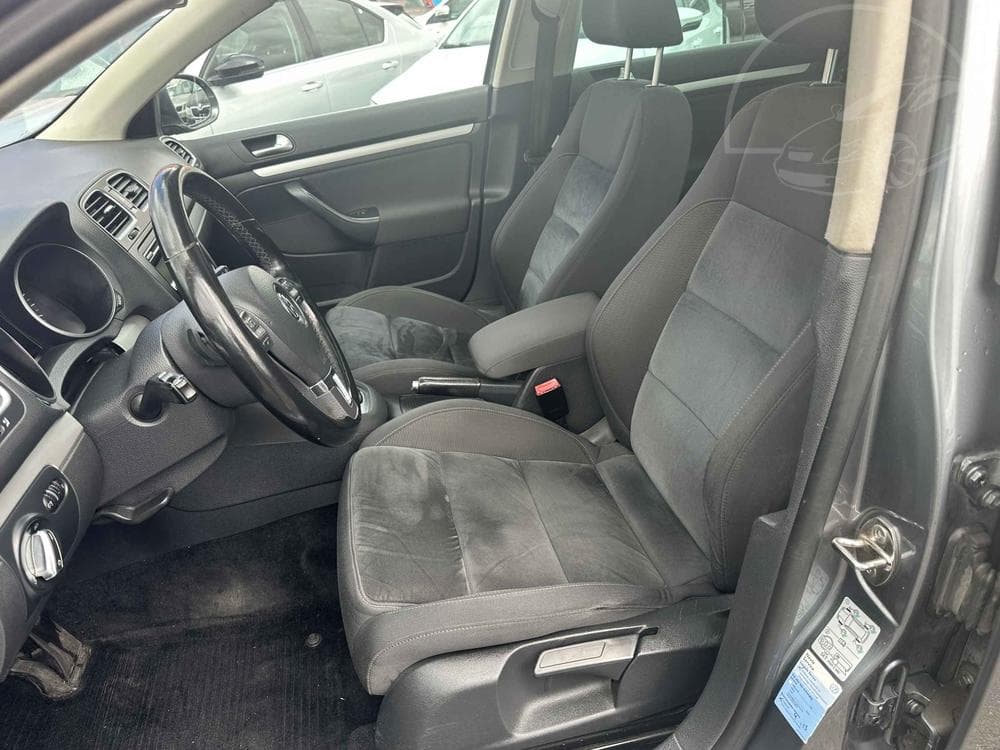 2010 Volkswagen GOLF - 9