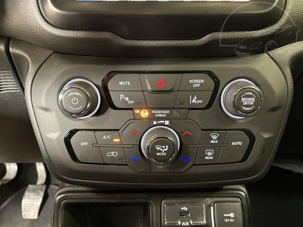 2018 Jeep RENEGADE - 15
