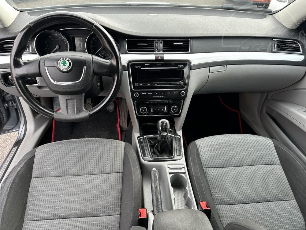 2010 Škoda SUPERB - 8
