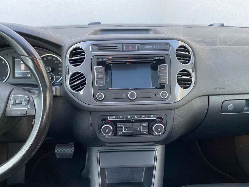 2014 Volkswagen Tiguan - 12