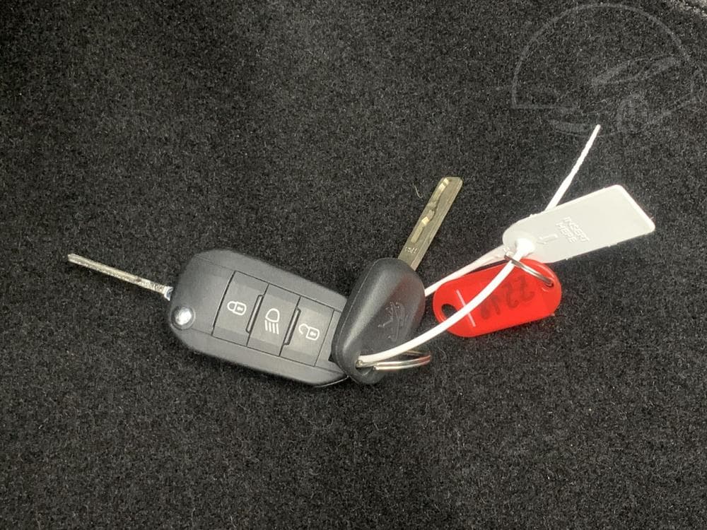 2021 Peugeot 208 - 19