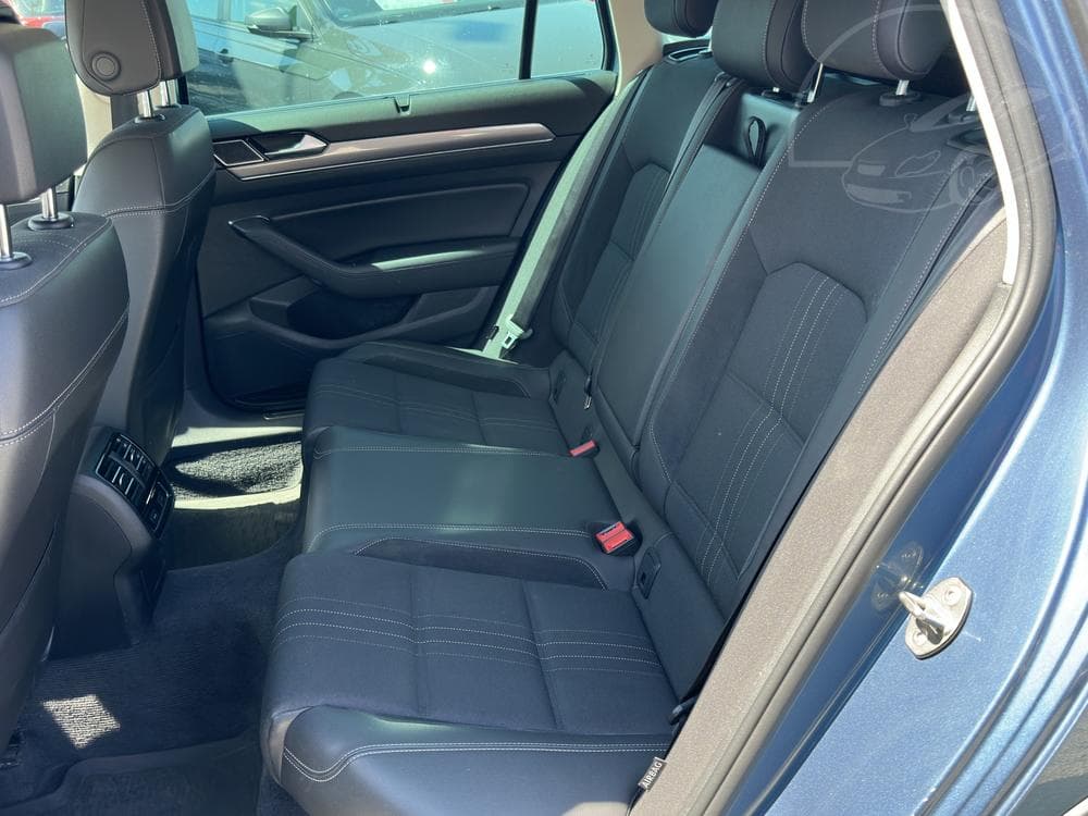 2019 Volkswagen PASSAT - 11
