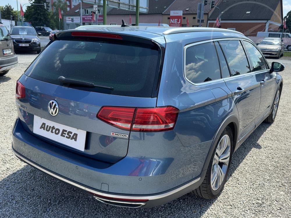 2019 Volkswagen PASSAT - 4