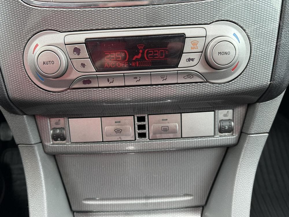 2008 Ford FOCUS - 13