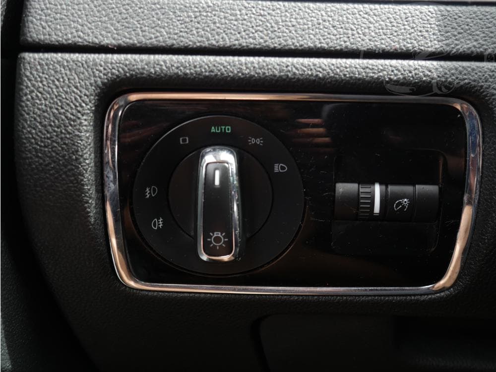 2015 Škoda SUPERB - 19