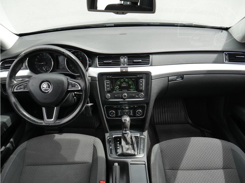 2015 Škoda SUPERB - 8