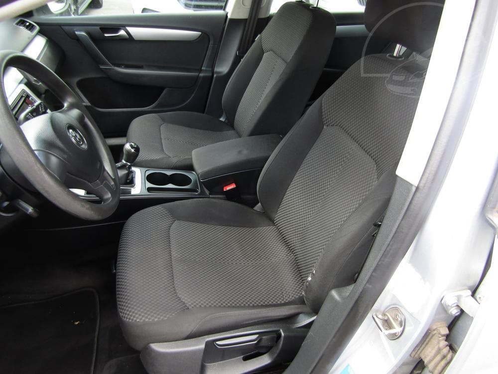 2013 Volkswagen PASSAT - 10