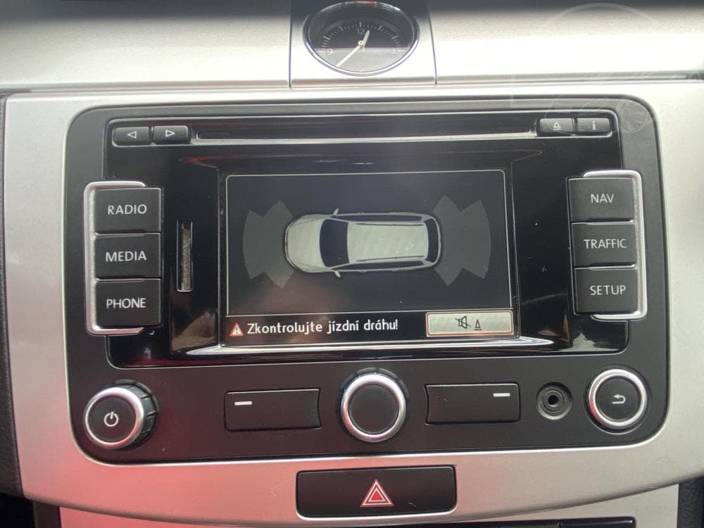 2013 Volkswagen PASSAT - 16
