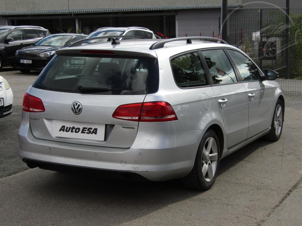 2013 Volkswagen PASSAT - 4