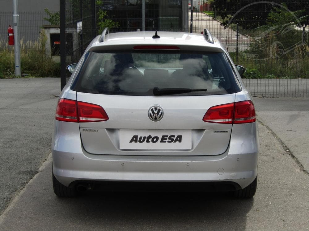 2013 Volkswagen PASSAT - 5