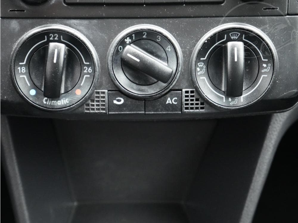 2008 Volkswagen POLO - 12