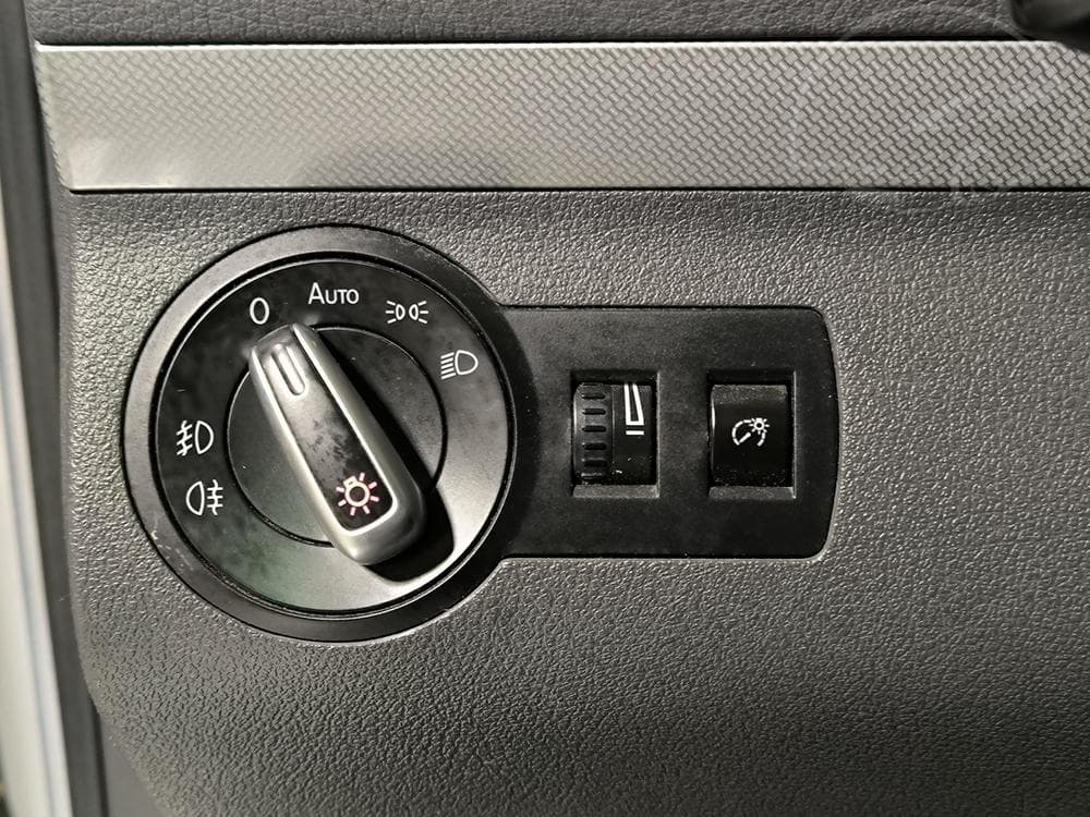 2012 Volkswagen Touran - 16