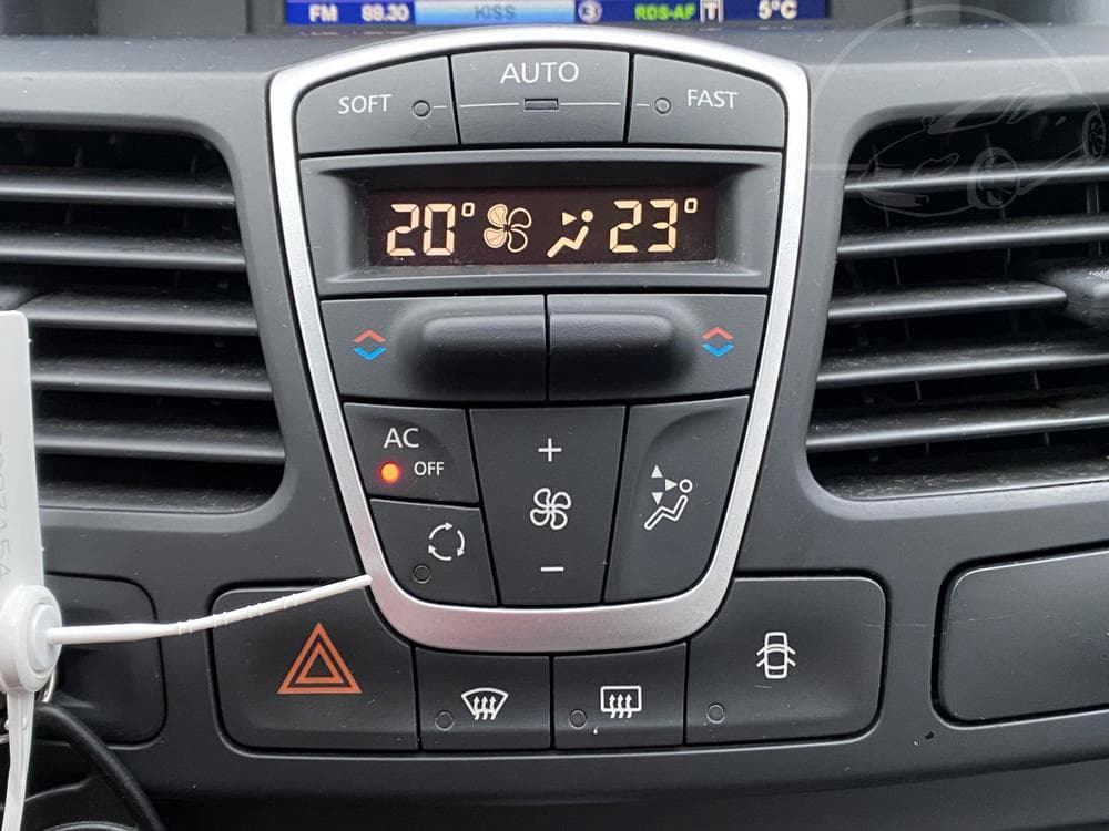 2010 Renault LAGUNA - 18