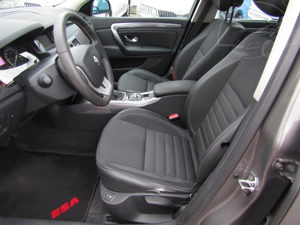 2010 Renault LAGUNA - 9