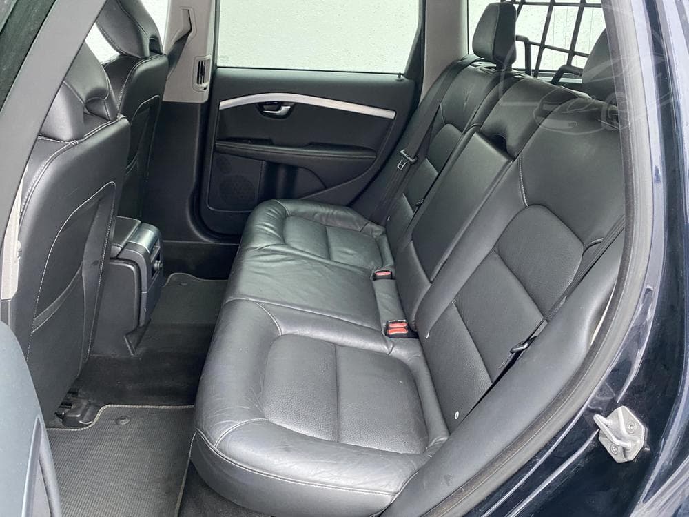 2015 Volvo V70 - 28