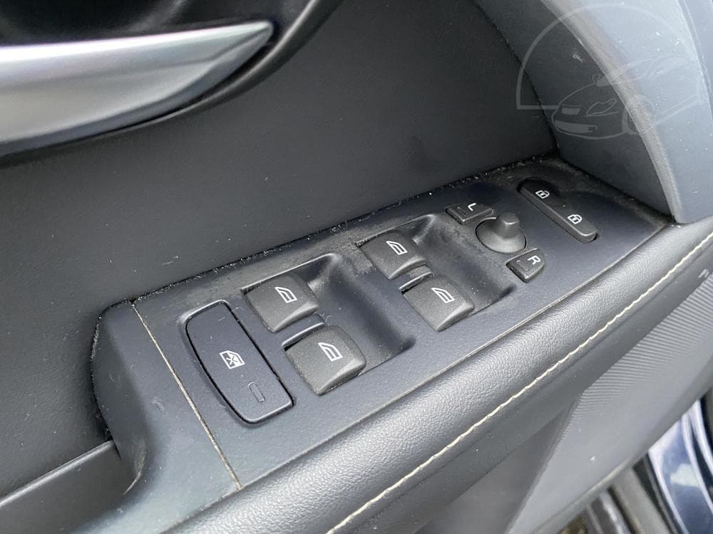 2015 Volvo V70 - 40
