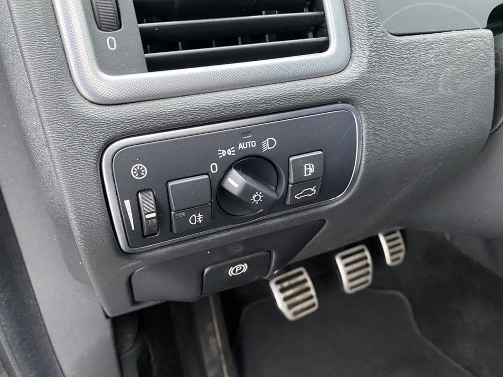 2015 Volvo V70 - 46