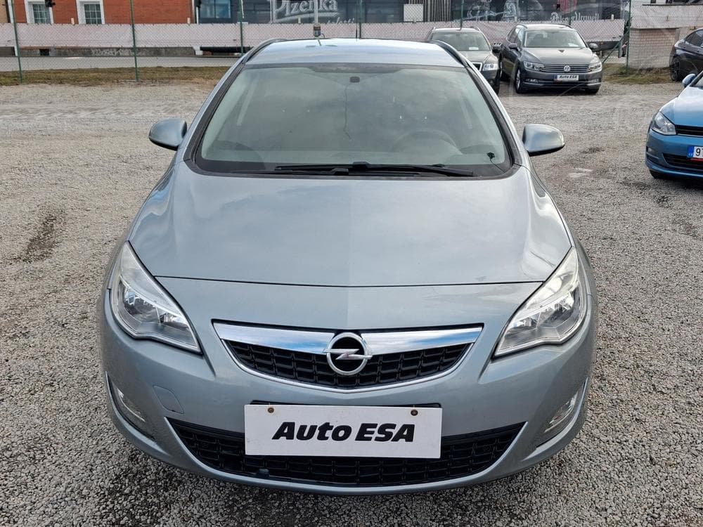 2011 Opel ASTRA - 2