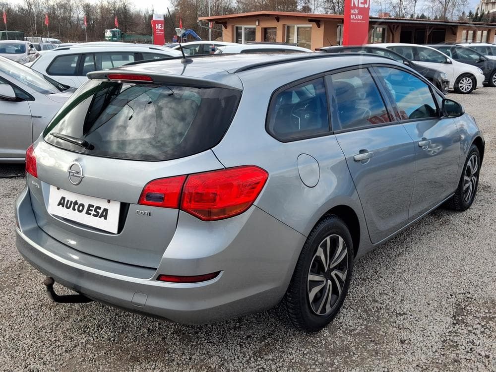 2011 Opel ASTRA - 4