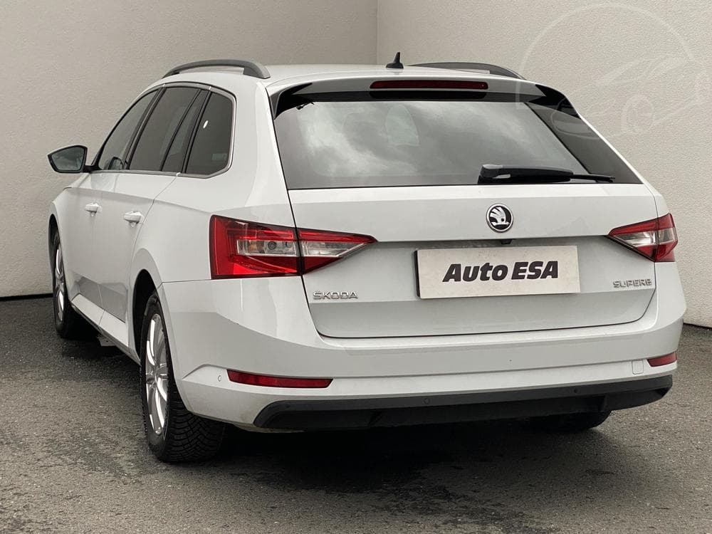 2016 Škoda SUPERB - 16