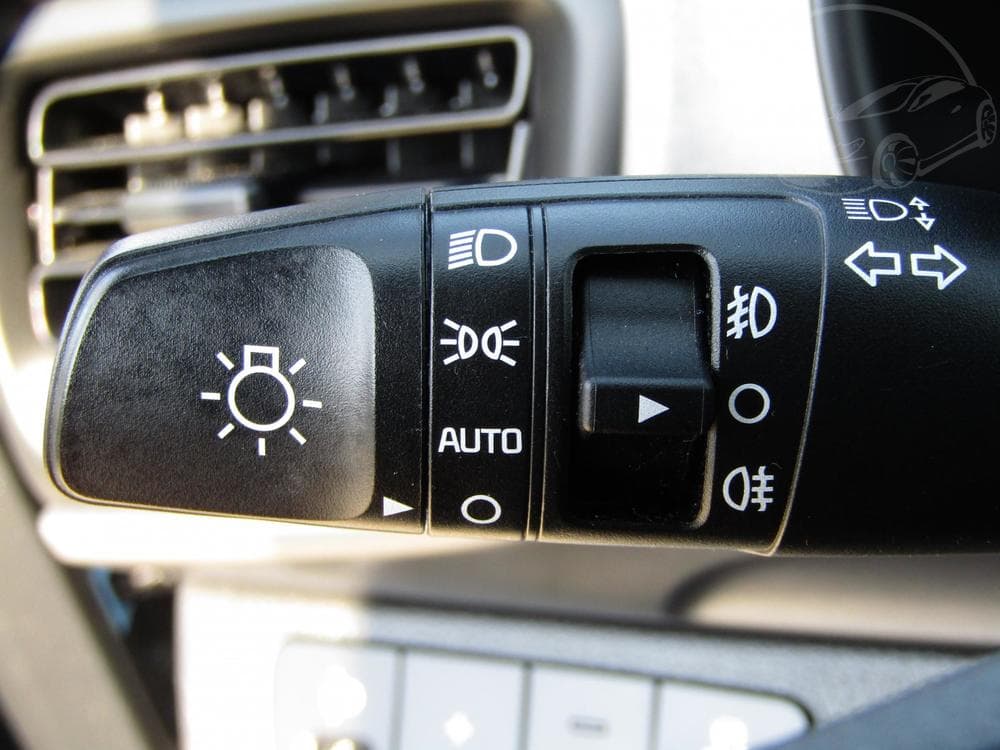 2023 Kia Stonic - 12