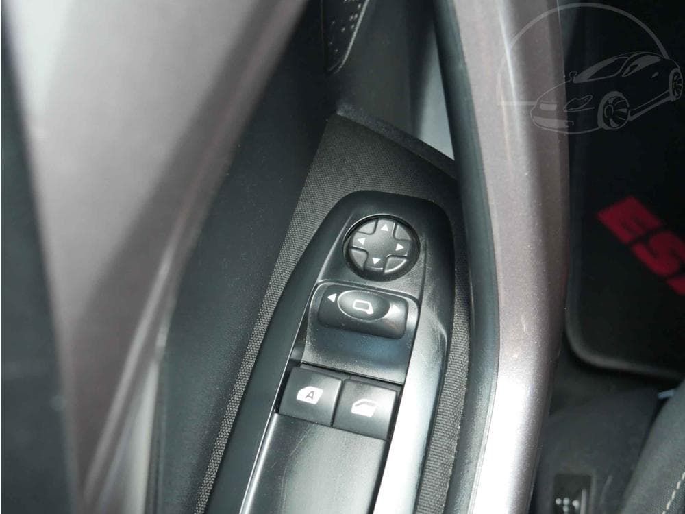 2015 Peugeot 2008 - 12