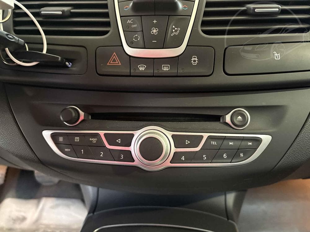 2011 Renault LAGUNA - 14