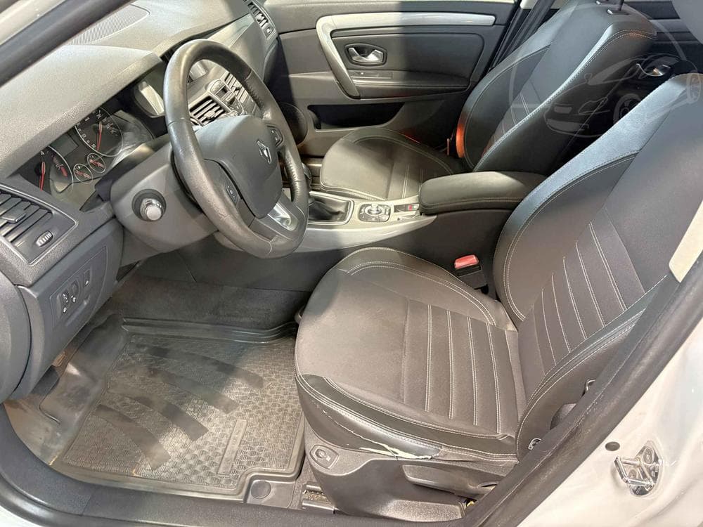 2011 Renault LAGUNA - 9