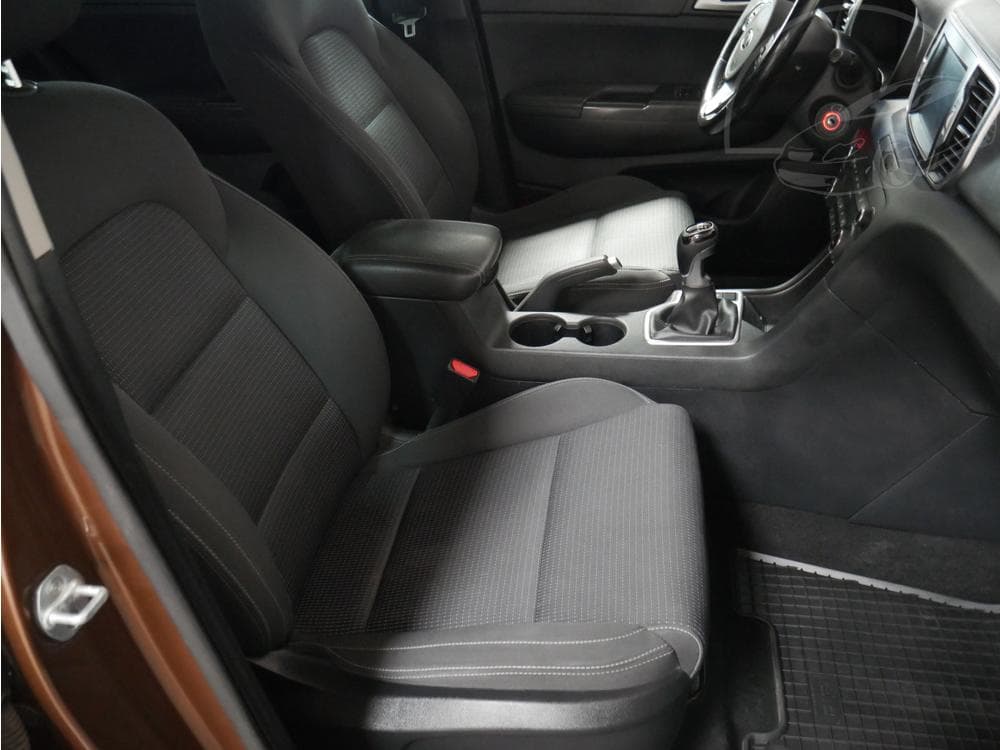 2017 Kia SPORTAGE - 12