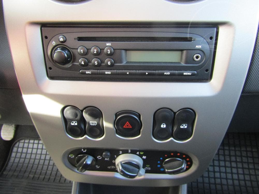 2012 Dacia SANDERO - 11