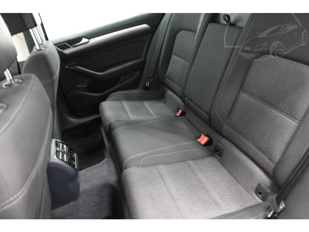 2015 Volkswagen PASSAT - 37
