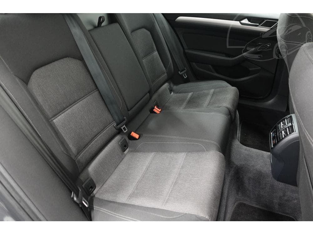 2015 Volkswagen PASSAT - 45