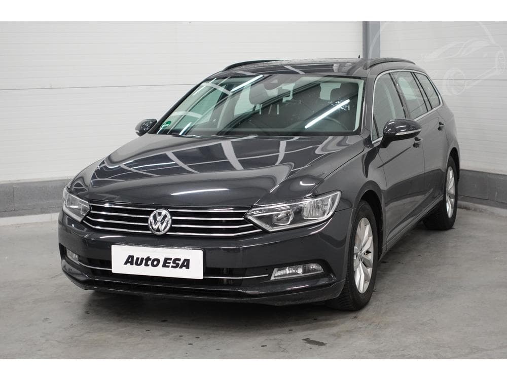 2015 Volkswagen PASSAT - 9