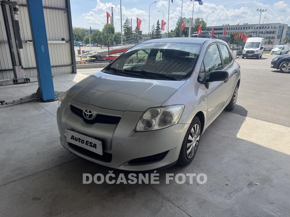 2010 Toyota AURIS