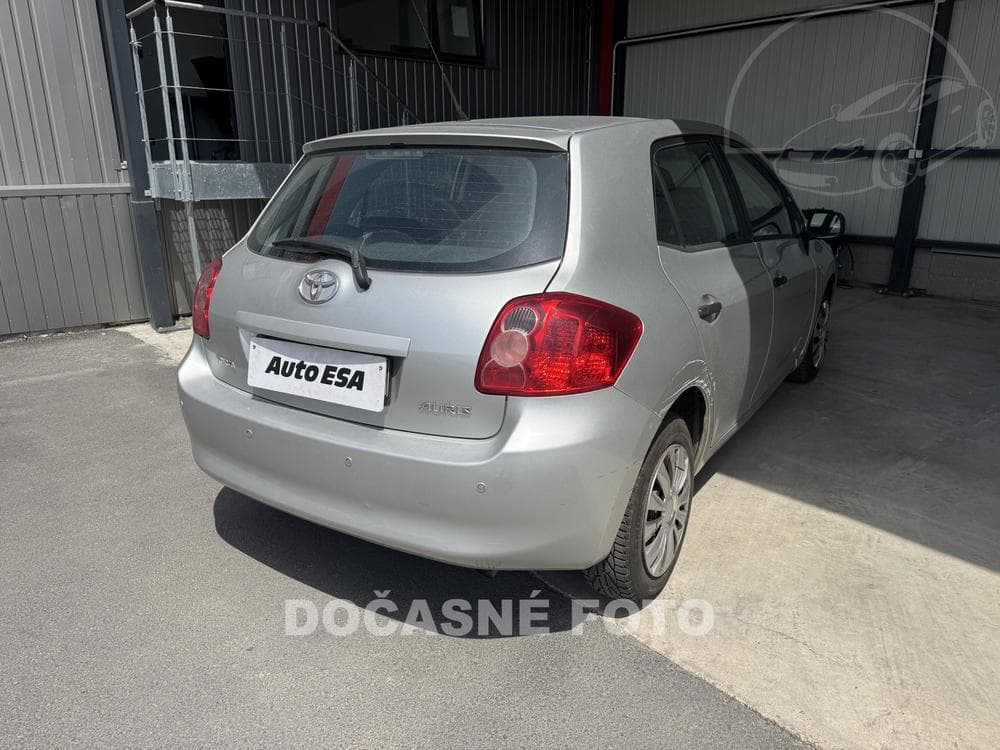 2010 Toyota AURIS - 3