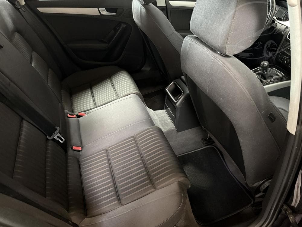 2010 Audi A4 - 12