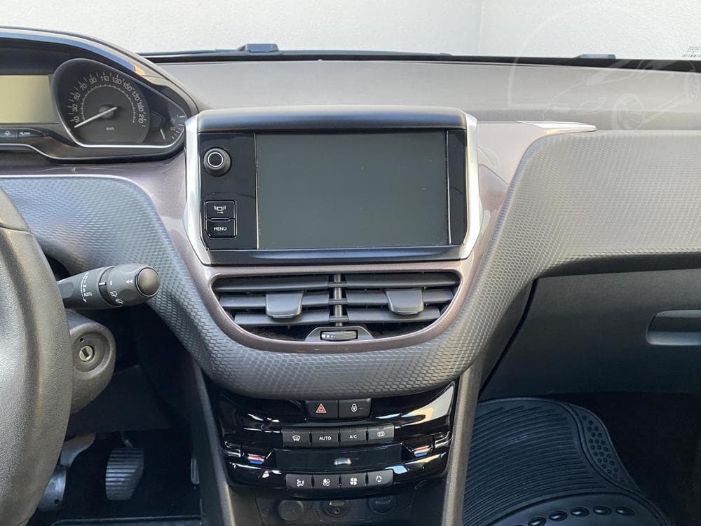 2014 Peugeot 2008 - 12